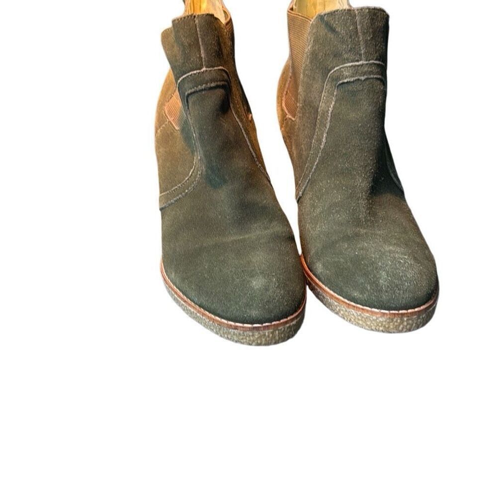 GAP Women's olive green Slip On Leather Chelsea Heel Wedge Booties Size 9